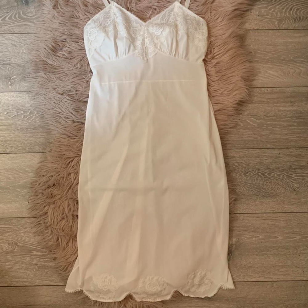 Vintage Ivory Dorsay Slip - Size 34
